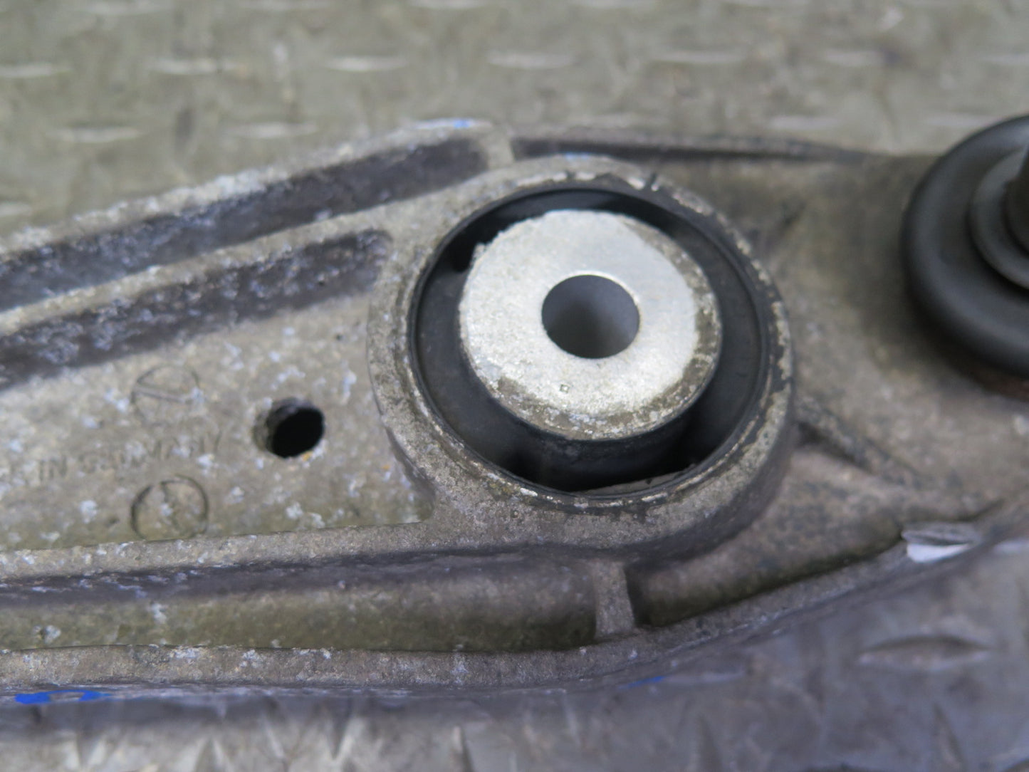 99-05 Porsche 911 996 Front Right Suspension Lower Control Arm Set of 2