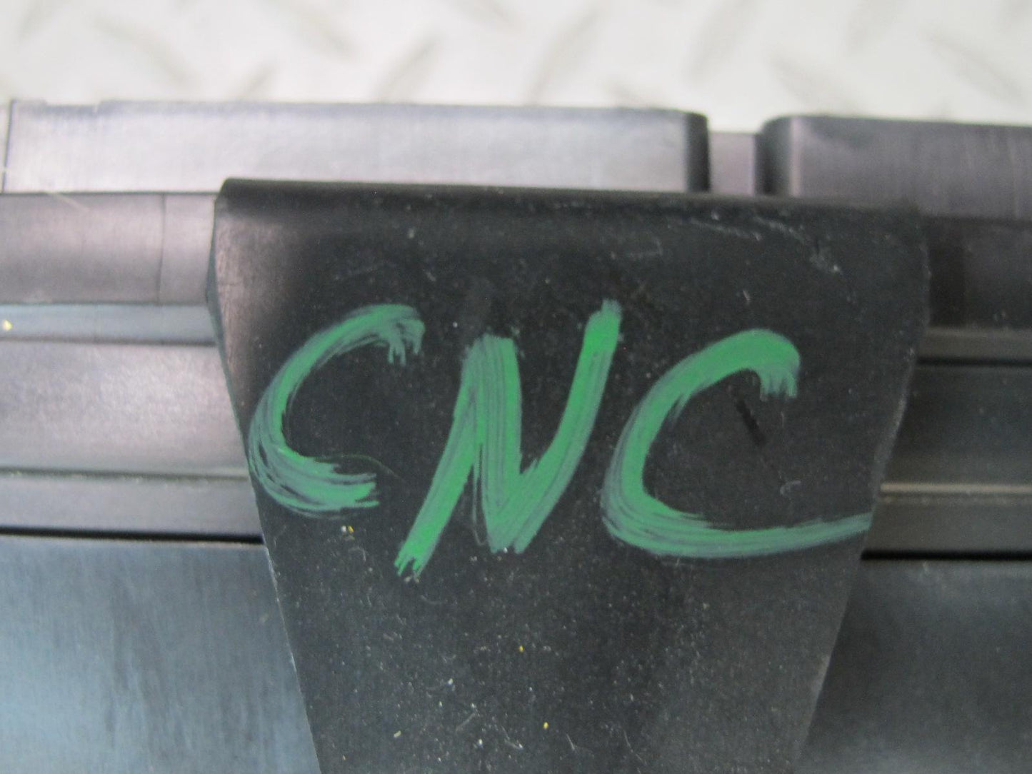 01-04 Chevrolet Corvette C5 Engine Bay Fuse Relay Box Module 10443148 OEM