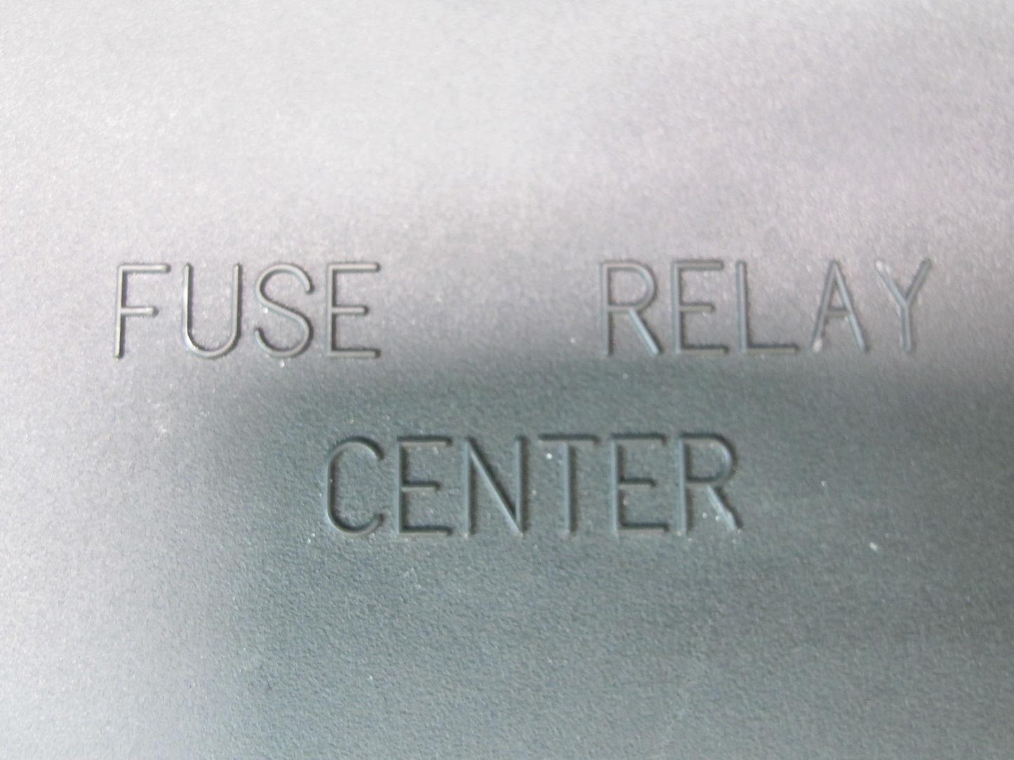 01-04 Chevrolet Corvette C5 Engine Bay Fuse Relay Box Module 10443148 OEM