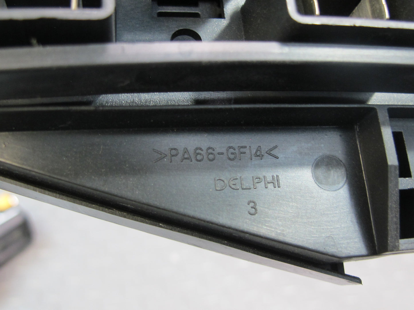 01-04 Chevrolet Corvette C5 Engine Bay Fuse Relay Box Module 10443148 OEM