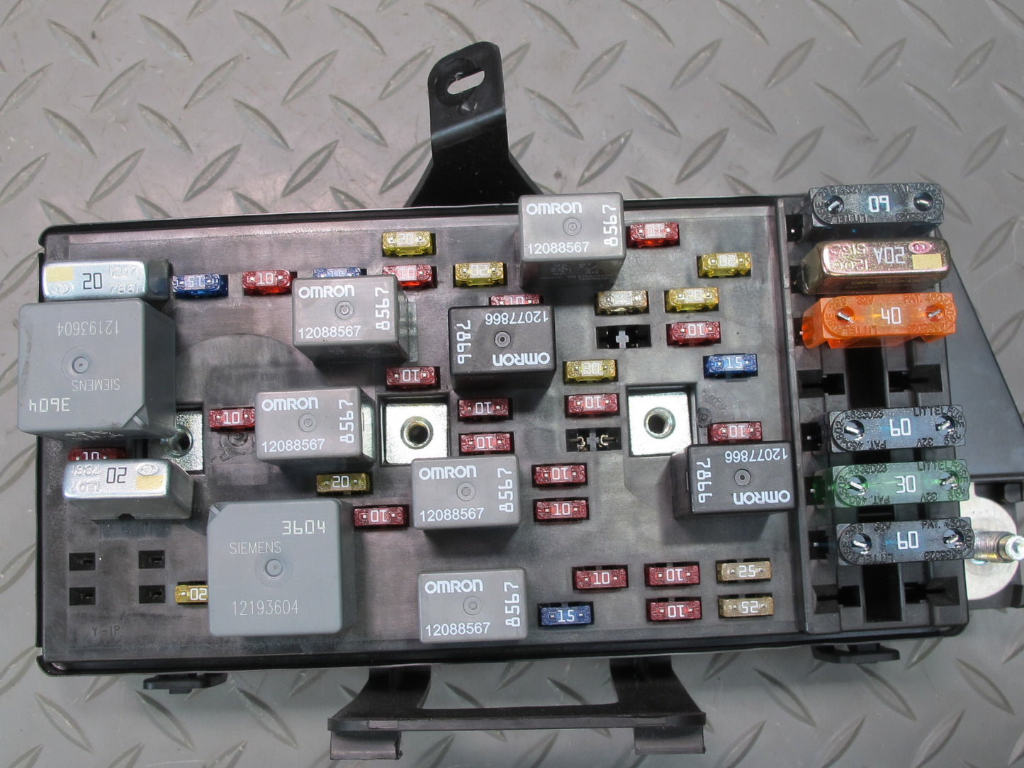 01-04 Chevrolet Corvette C5 Engine Bay Fuse Relay Box Module 10443148 OEM