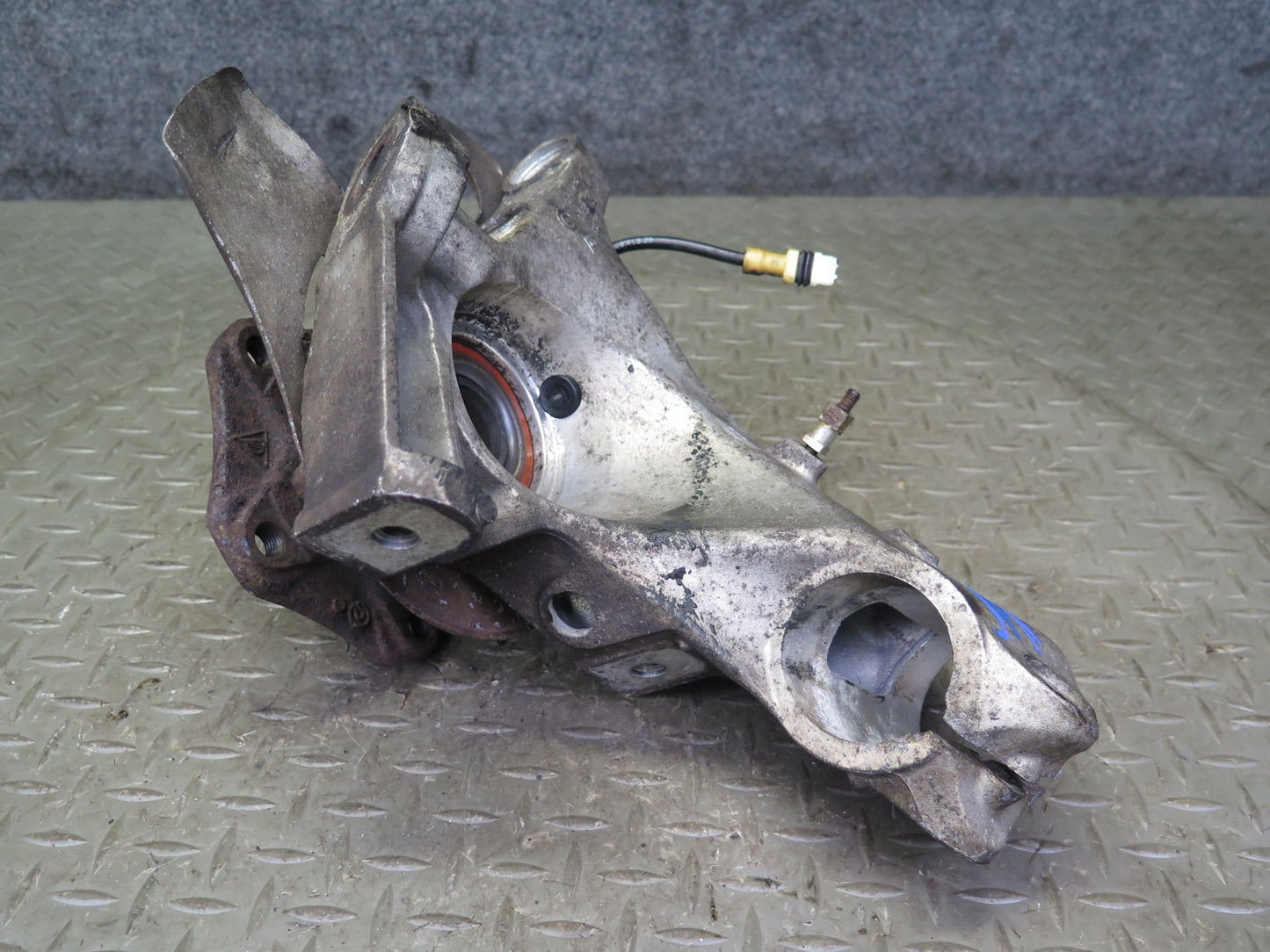 1999-2004 Porsche 911 996 Boxster RWD Front Right Spindle Knuckle Wheel Hub