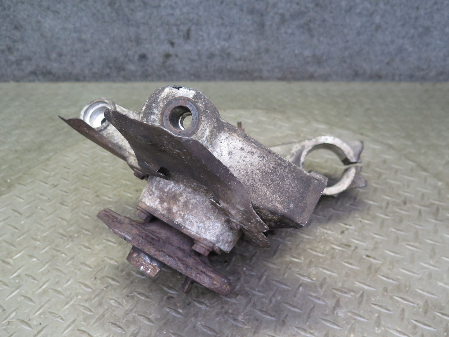 1999-2004 Porsche 911 996 Boxster RWD Front Right Spindle Knuckle Wheel Hub