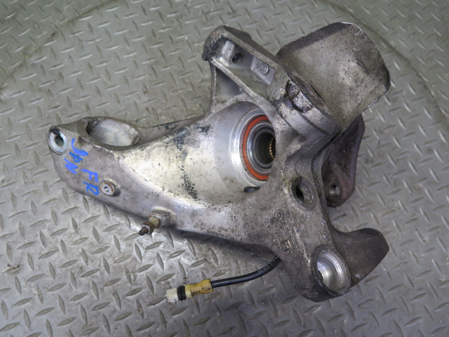 1999-2004 Porsche 911 996 Boxster RWD Front Right Spindle Knuckle Wheel Hub