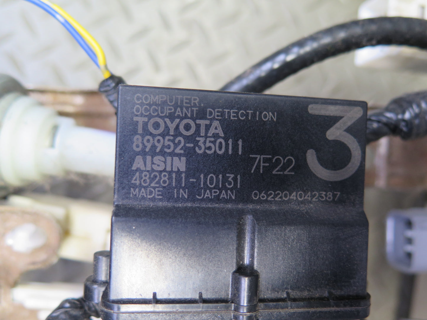 04-09 Lexus UZJ120L GX470 Front Right Passenger Side Seat Track Frame W/ Motor