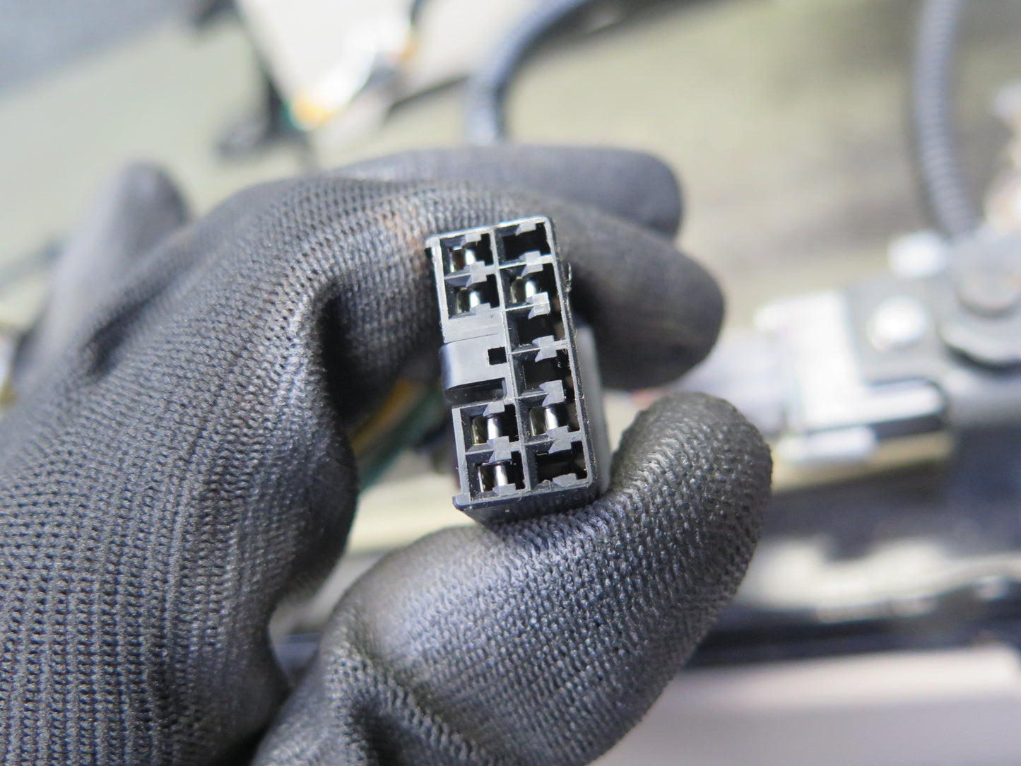 04-09 Lexus UZJ120L GX470 Front Right Passenger Side Seat Track Frame W/ Motor