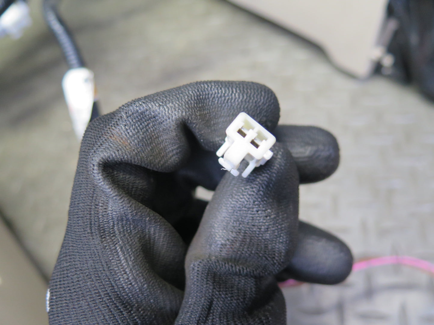 04-09 Lexus UZJ120L GX470 Front Right Passenger Side Seat Track Frame W/ Motor