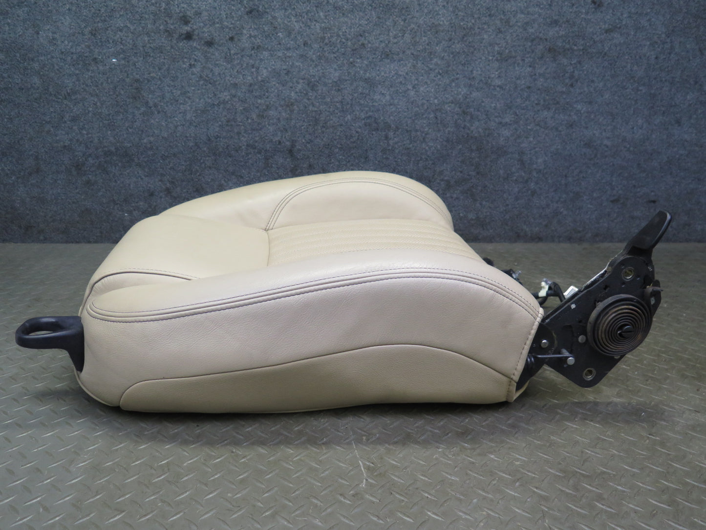 02-05 Ford Thunderbird Front Right Leather Heat Seat Upper Cushion Light OAK OEM