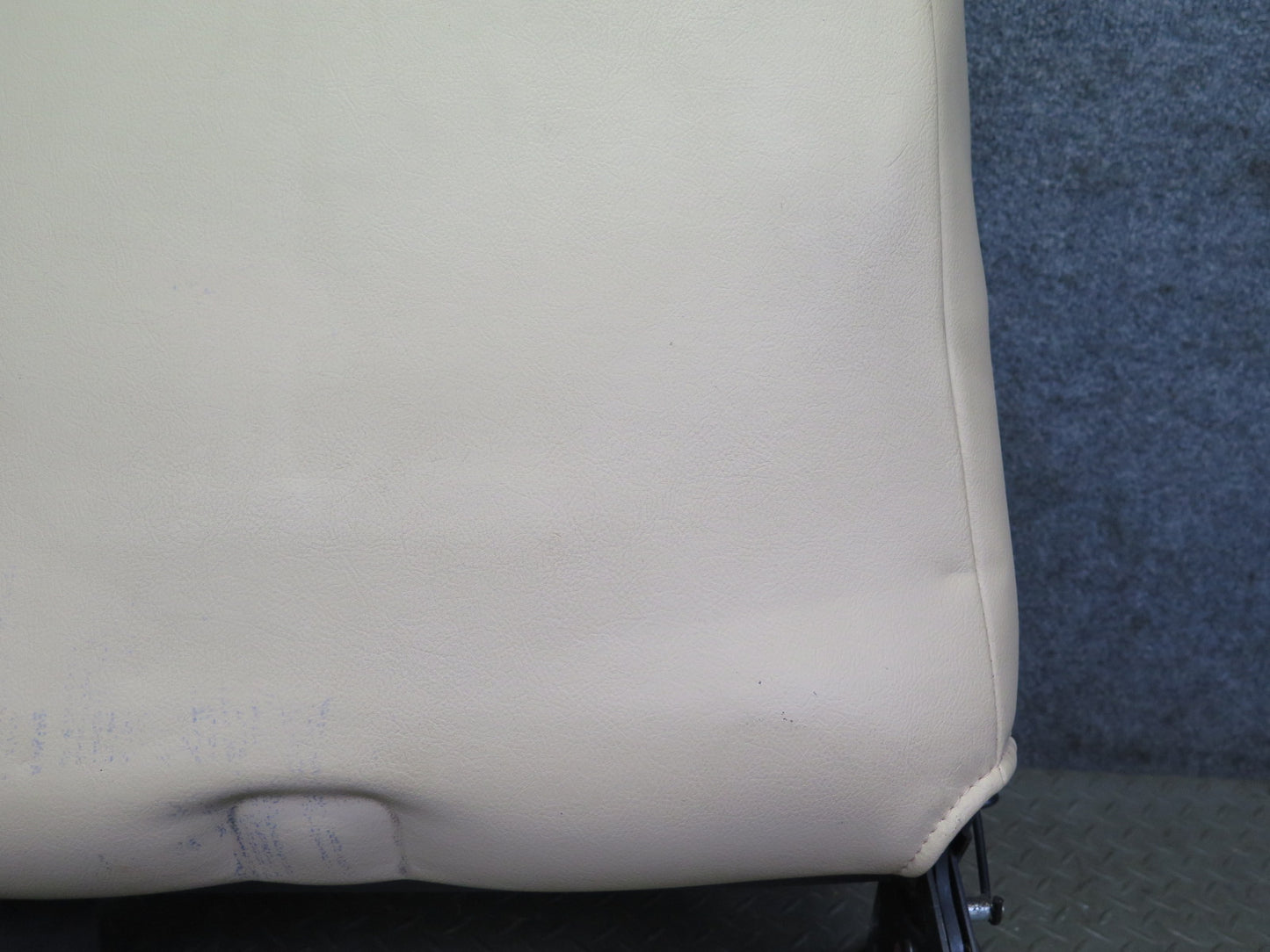 02-05 Ford Thunderbird Front Right Leather Heat Seat Upper Cushion Light OAK OEM