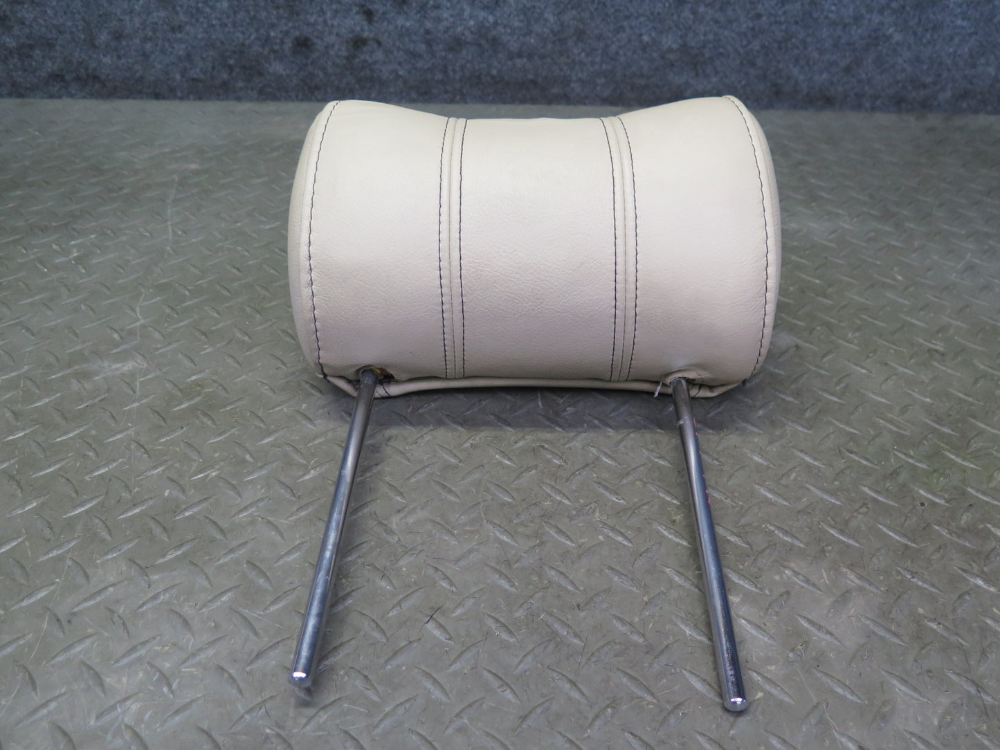 02-05 Ford Thunderbird Set of 2 Front Left Right Leather Headrest Light OAK OEM