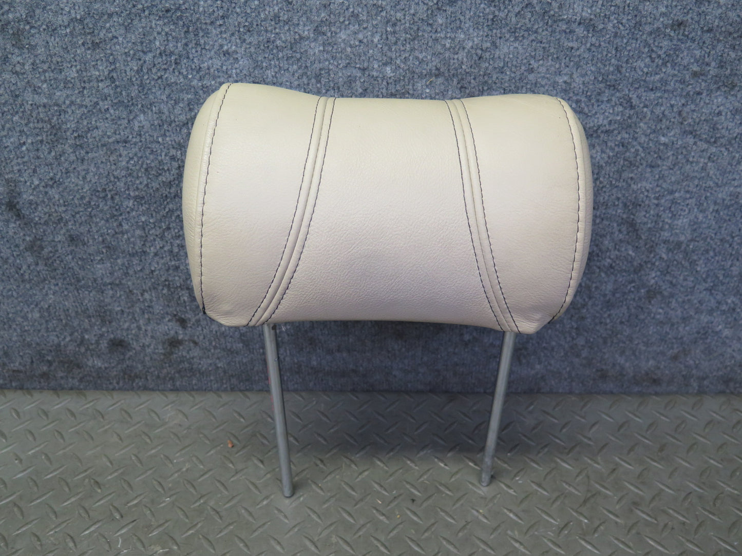 02-05 Ford Thunderbird Set of 2 Front Left Right Leather Headrest Light OAK OEM