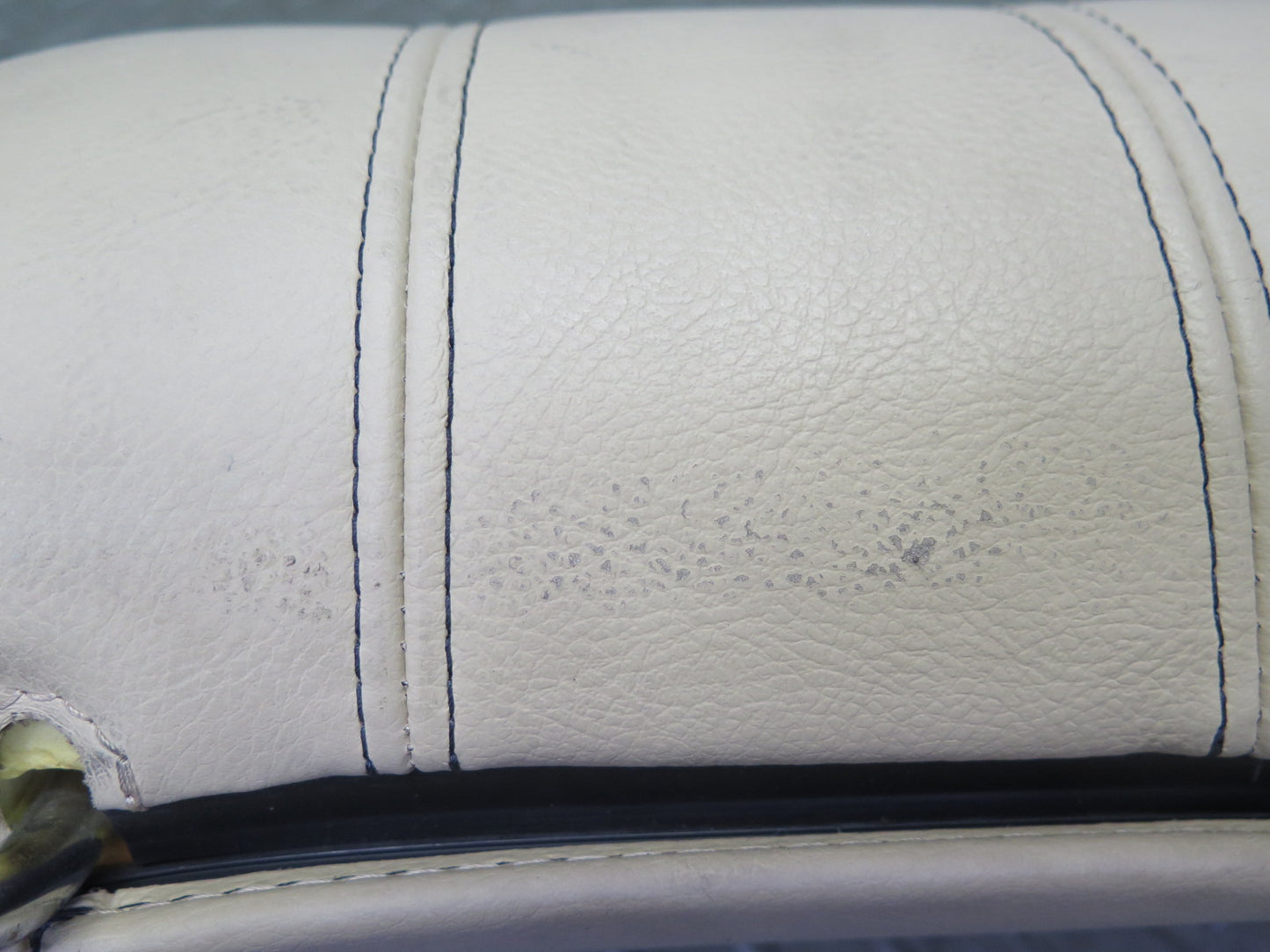 02-05 Ford Thunderbird Set of 2 Front Left Right Leather Headrest Light OAK OEM