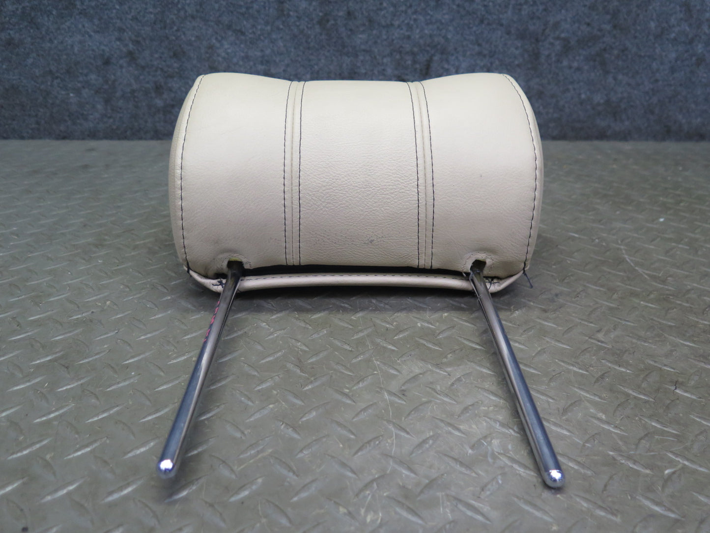 02-05 Ford Thunderbird Set of 2 Front Left Right Leather Headrest Light OAK OEM