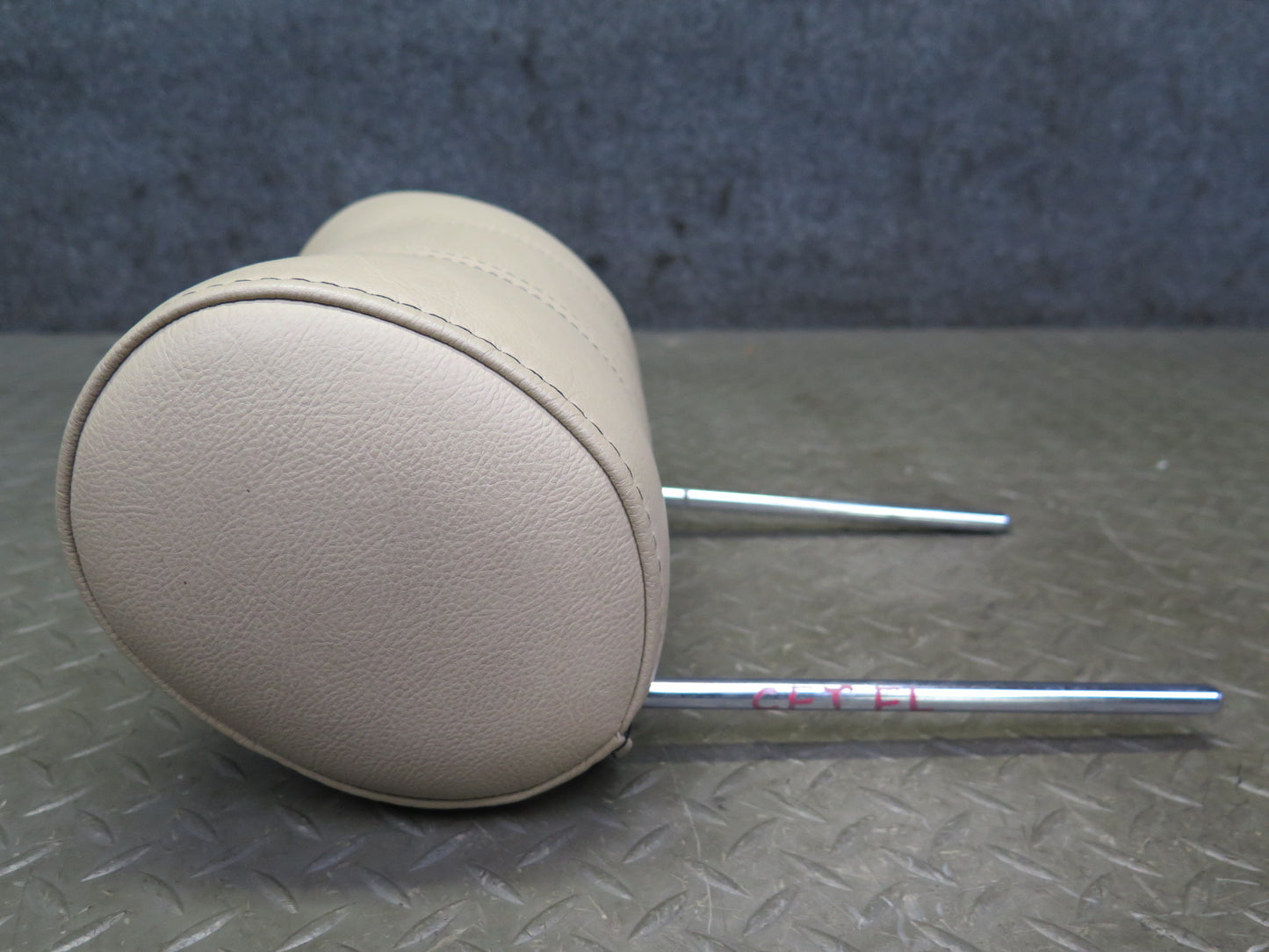 02-05 Ford Thunderbird Set of 2 Front Left Right Leather Headrest Light OAK OEM