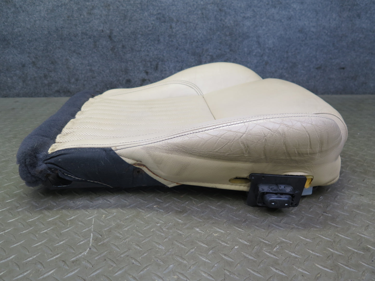 02-05 Ford Thunderbird Front Right Leather Heat Seat Lower Cushion Light OAK OEM