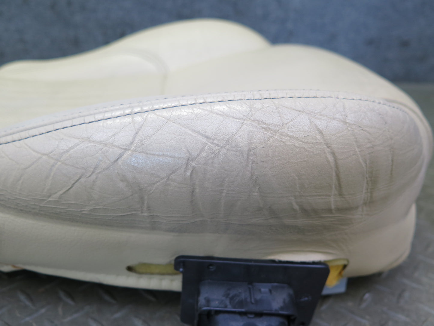 02-05 Ford Thunderbird Front Right Leather Heat Seat Lower Cushion Light OAK OEM