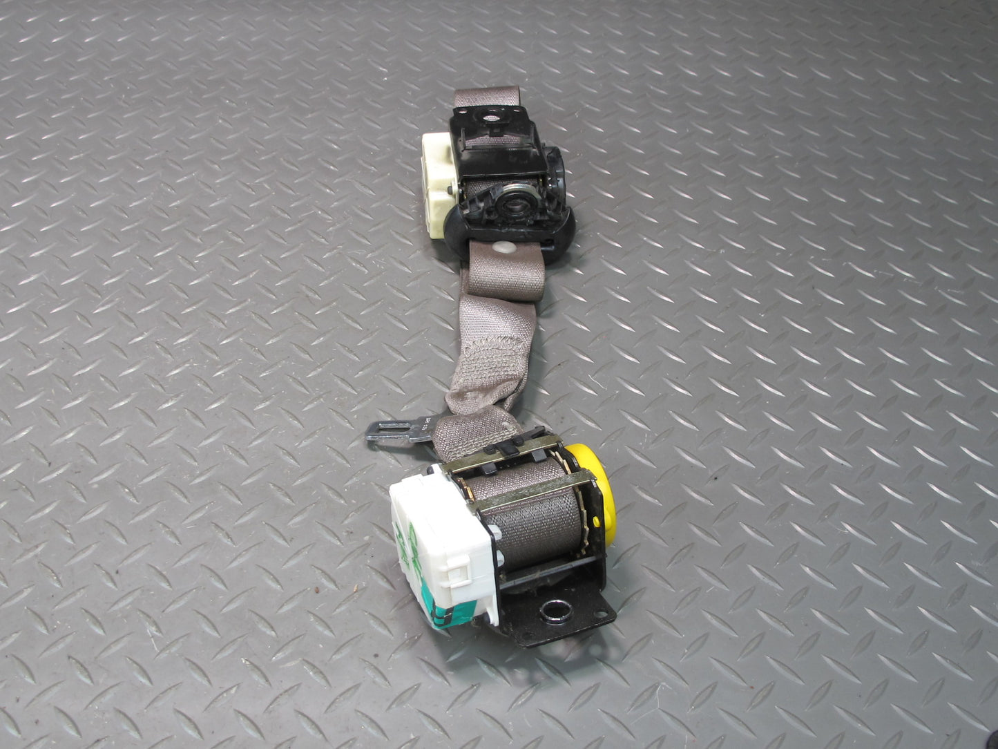 97-04 CHEVROLET CORVETTE C5 FRONT RIGHT & LEFT SIDE SEATBELT RETRACTOR SET OEM