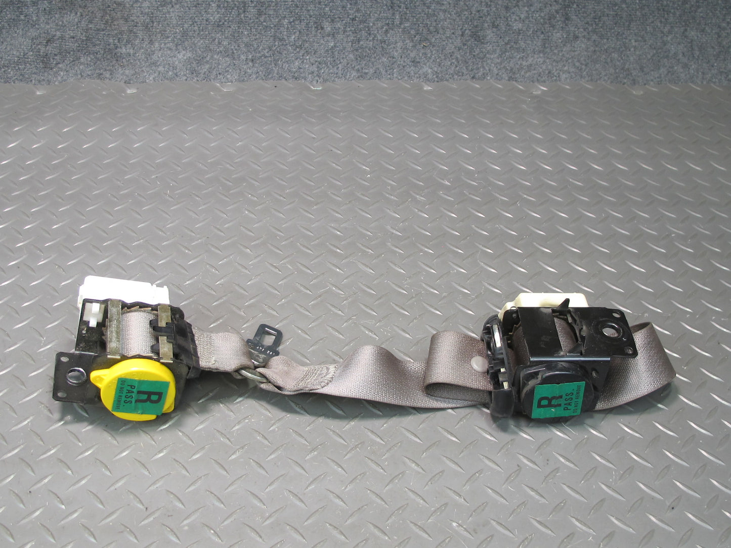 97-04 CHEVROLET CORVETTE C5 FRONT RIGHT & LEFT SIDE SEATBELT RETRACTOR SET OEM