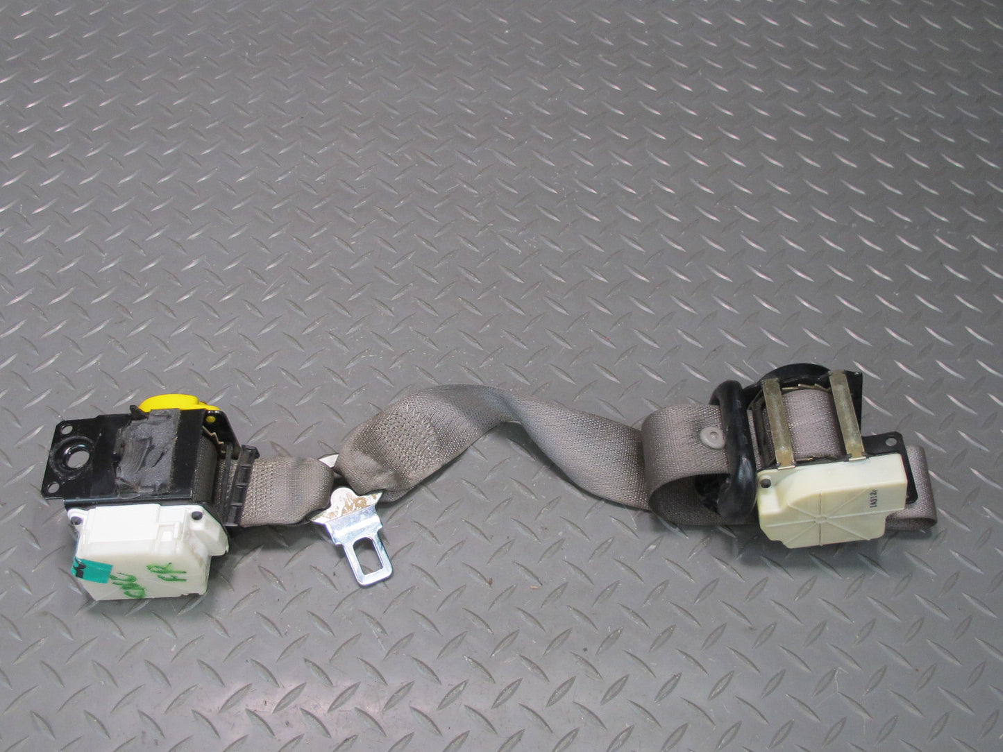 97-04 CHEVROLET CORVETTE C5 FRONT RIGHT & LEFT SIDE SEATBELT RETRACTOR SET OEM