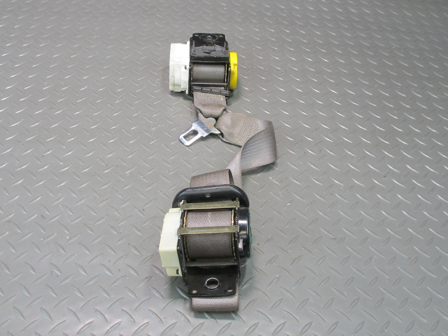 97-04 CHEVROLET CORVETTE C5 FRONT RIGHT & LEFT SIDE SEATBELT RETRACTOR SET OEM