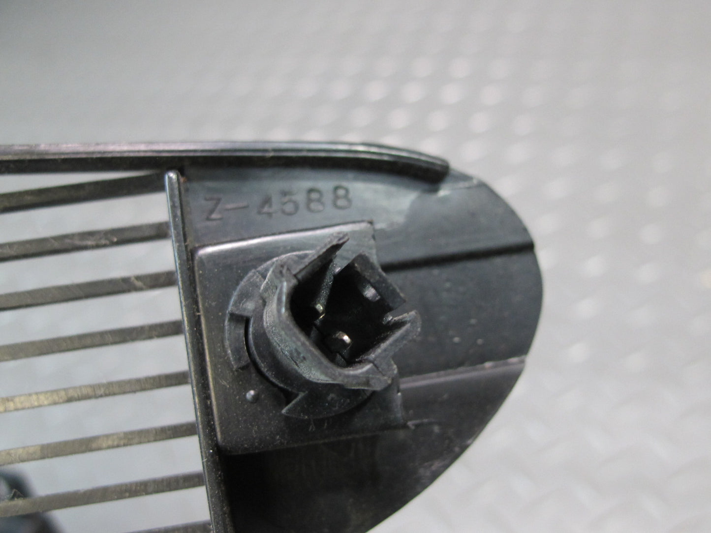 97-04 Chevrolet Corvette C5 Set of 4 Dash Front Left & Right Air Vent Grille OEM