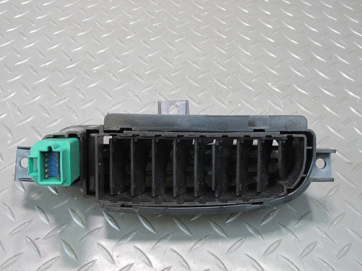 97-04 Chevrolet Corvette C5 Set of 4 Dash Front Left & Right Air Vent Grille OEM