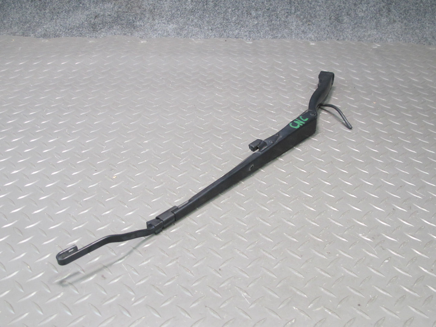 97-04 Chevrolet Corvette C5 Set of 2 Left & Right Windshield Wiper Arm OEM