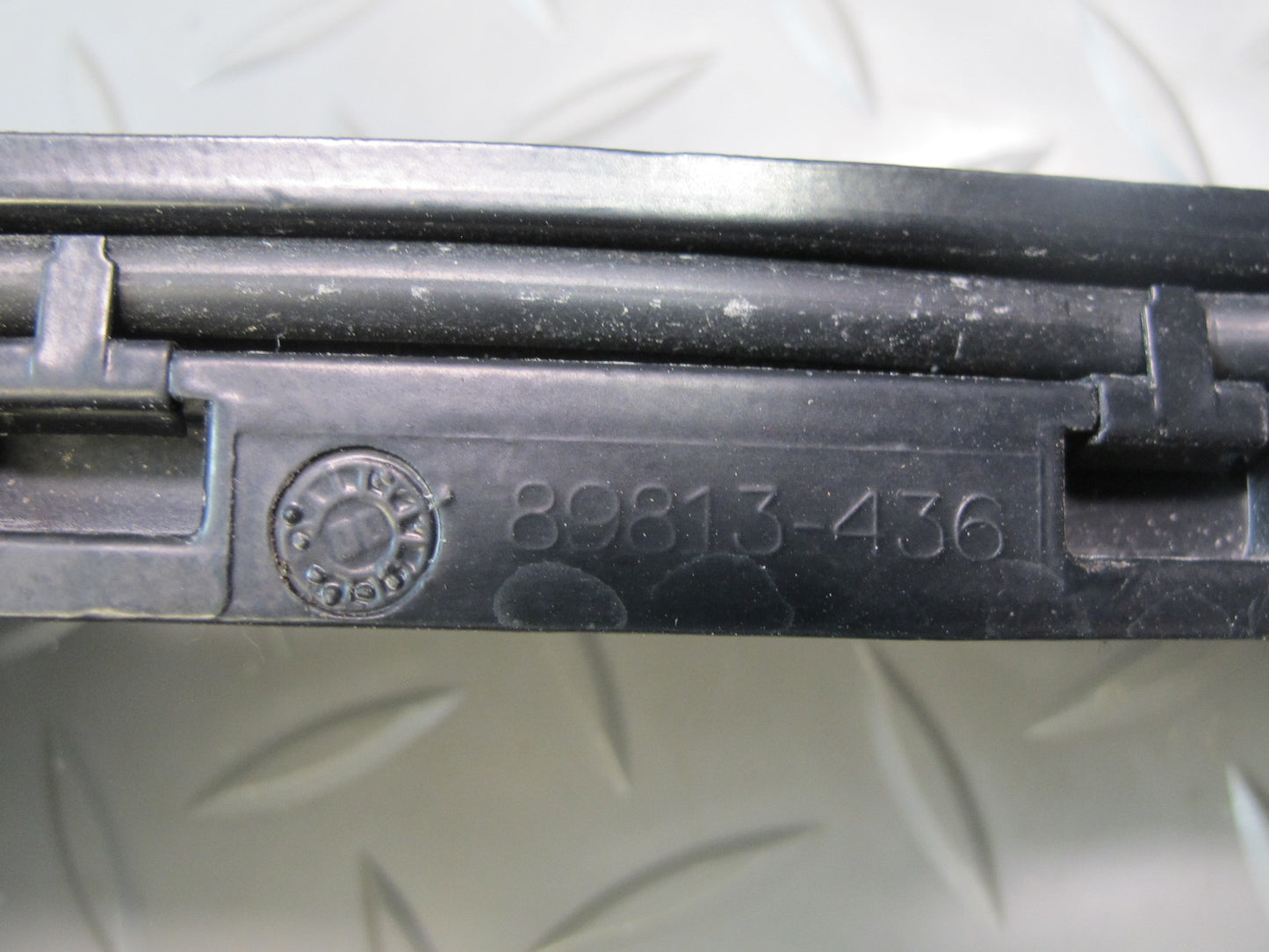 97-04 Chevrolet Corvette C5 Set of 2 Left & Right Windshield Wiper Arm OEM