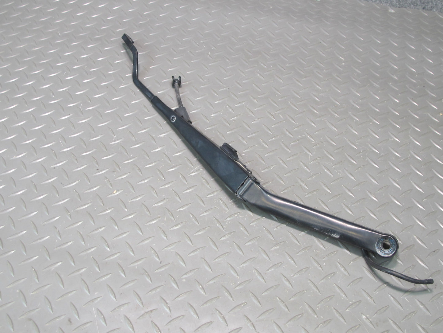 97-04 Chevrolet Corvette C5 Set of 2 Left & Right Windshield Wiper Arm OEM