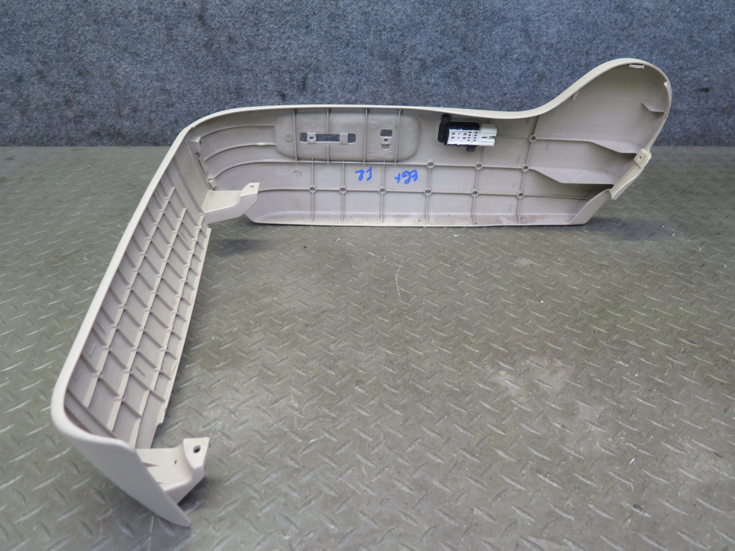 2005-2007 Lexus UZJ120L GX470 Front Right Seat Switch Lower Trim Cover Panel