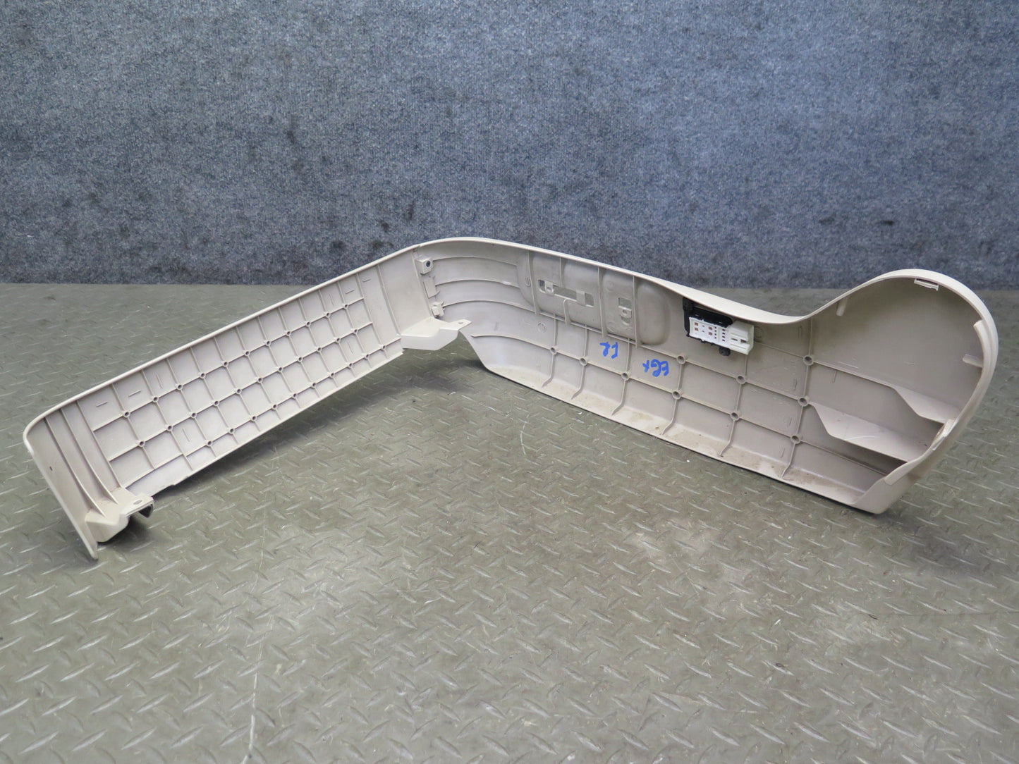 2005-2007 Lexus UZJ120L GX470 Front Right Seat Switch Lower Trim Cover Panel