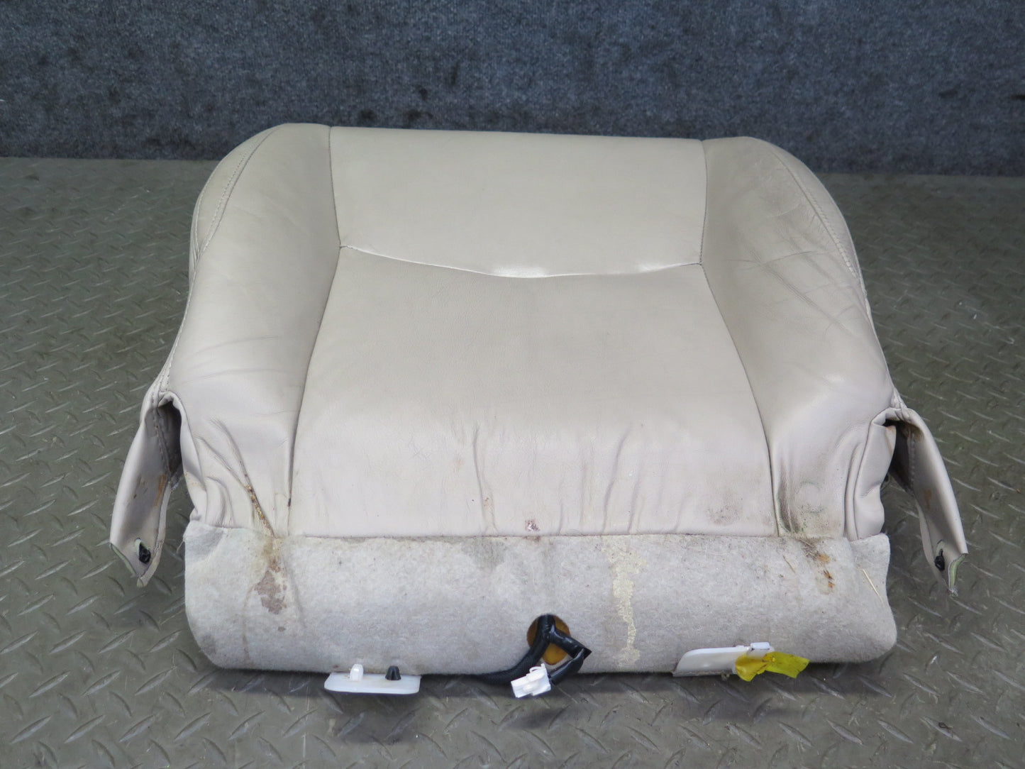 2005-2009 Lexus UZJ120L GX470 Front Right Side Seat Lower Leather Cushion