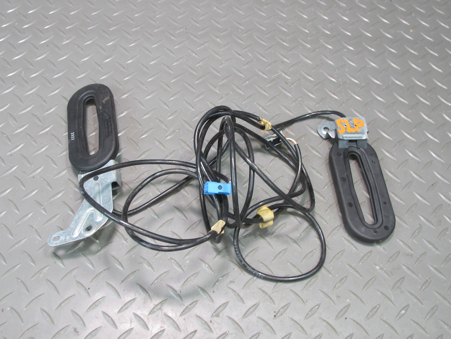 03-06 Mercedes R230 SL500 Set of 2 Left Right Trunk Keyless GO Antenna OEM