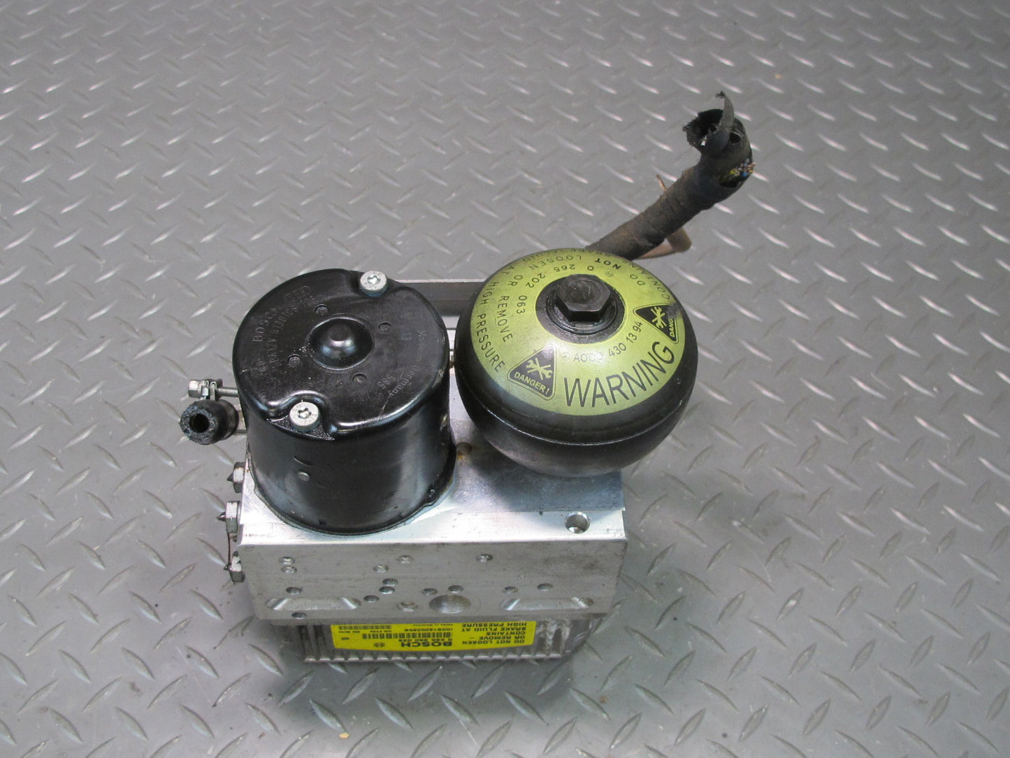 03-06 Mercedes R230 SL500 Anti Lock Brake ABS SBC Pump Module OEM