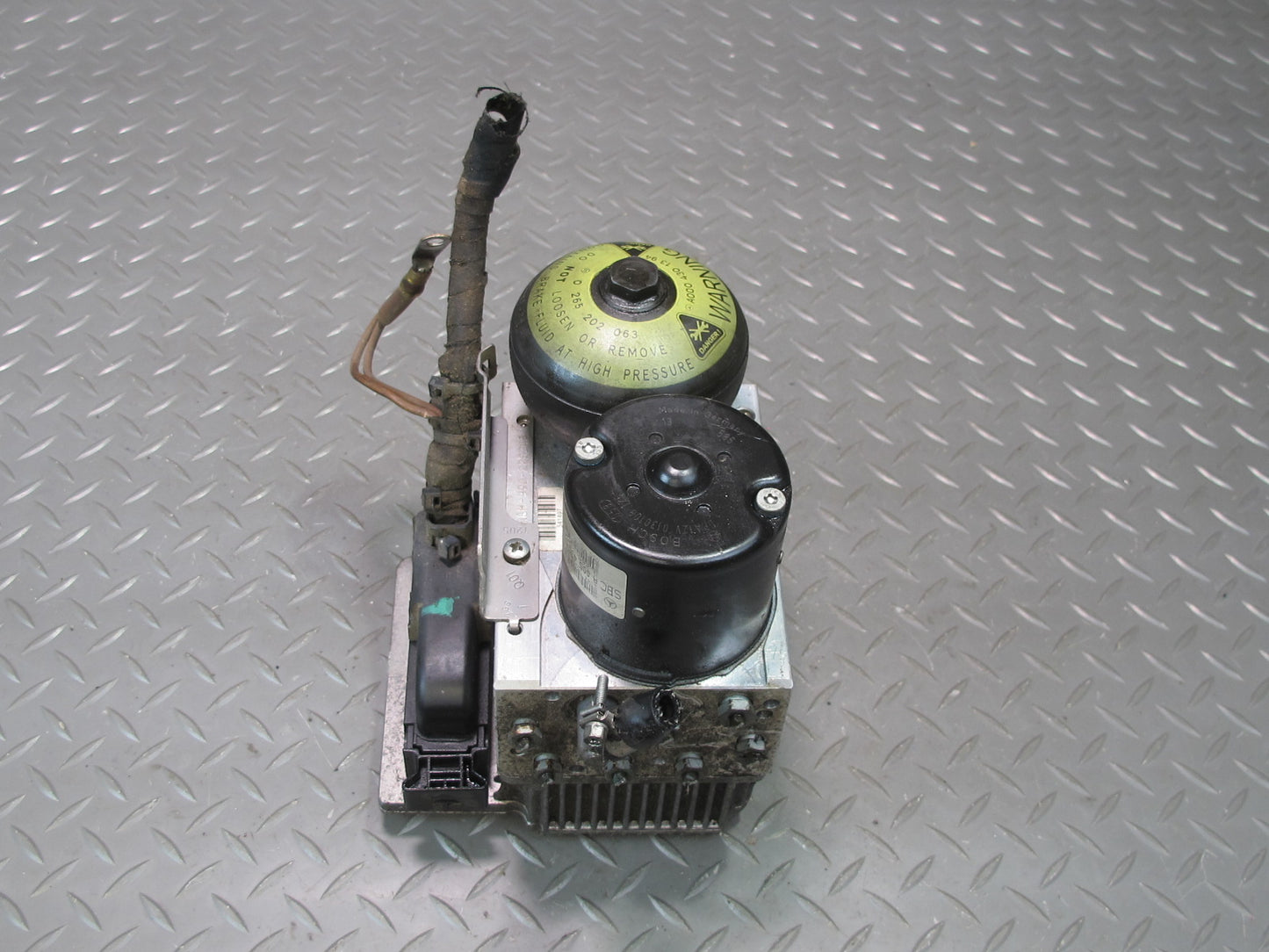 03-06 Mercedes R230 SL500 Anti Lock Brake ABS SBC Pump Module OEM