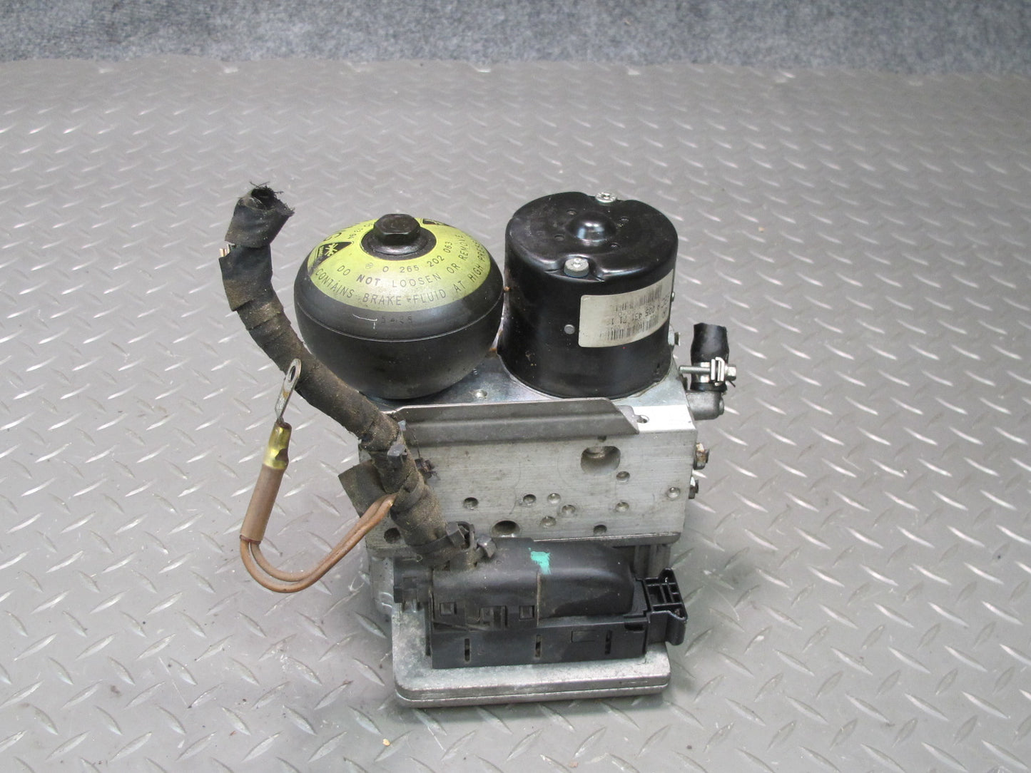 03-06 Mercedes R230 SL500 Anti Lock Brake ABS SBC Pump Module OEM