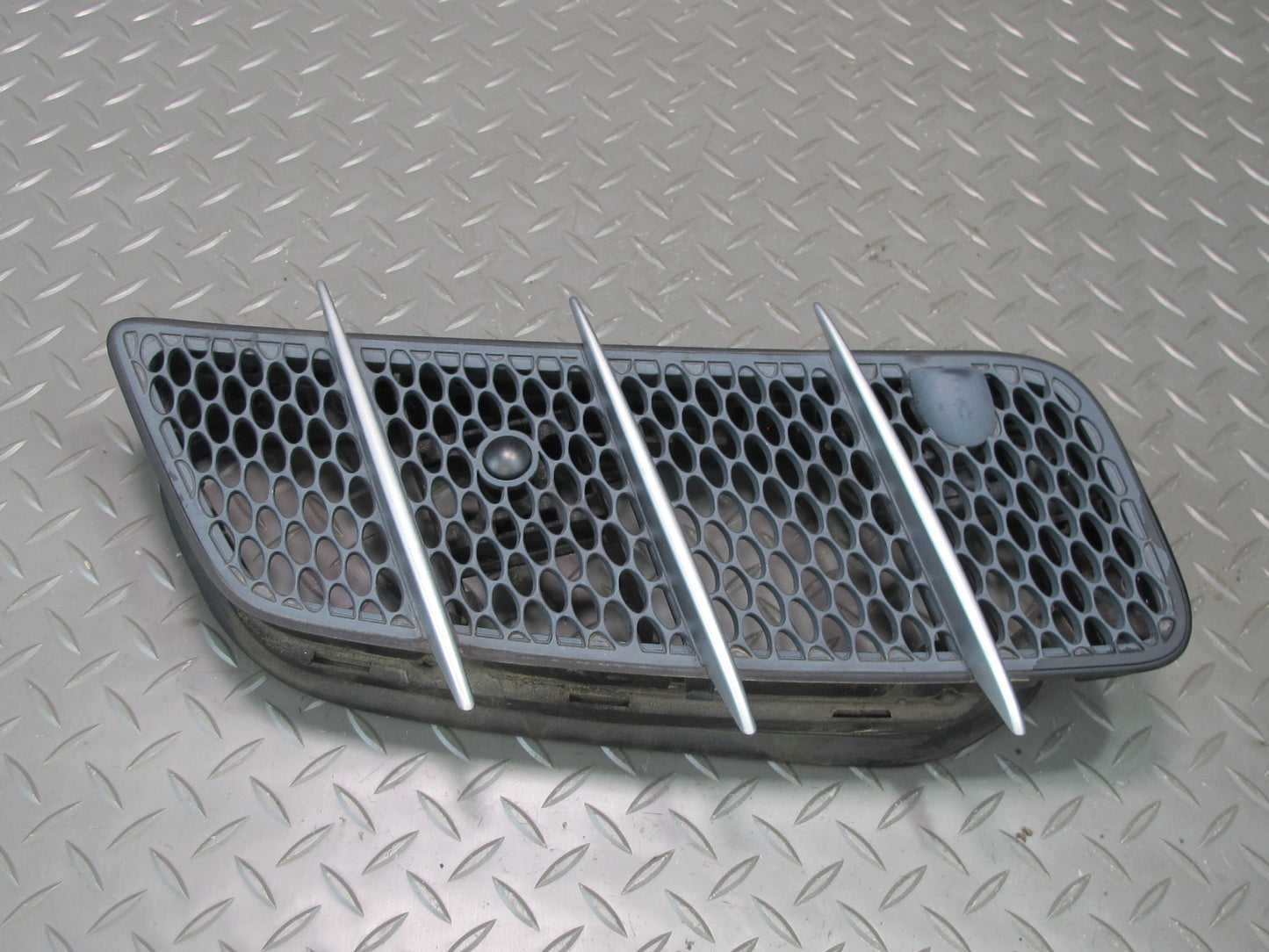 03-12 Mercedes R230 Sl-class Set of 2 Front Left & Right Hood Vent Grille OEM