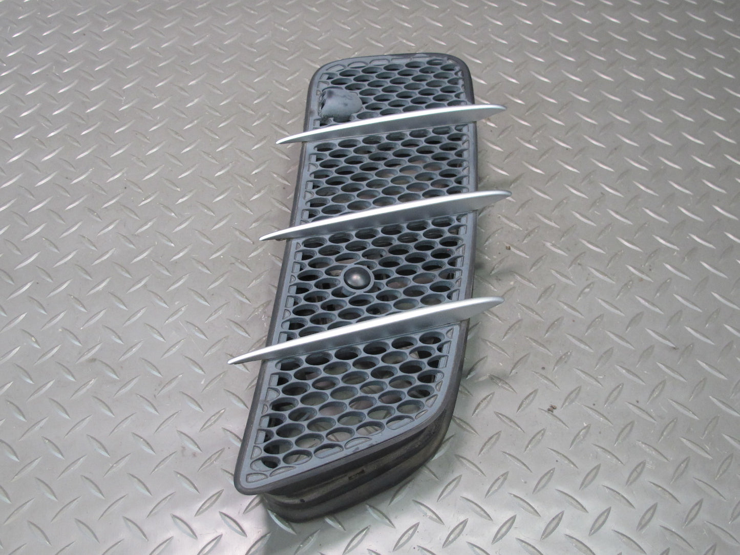 03-12 Mercedes R230 Sl-class Set of 2 Front Left & Right Hood Vent Grille OEM