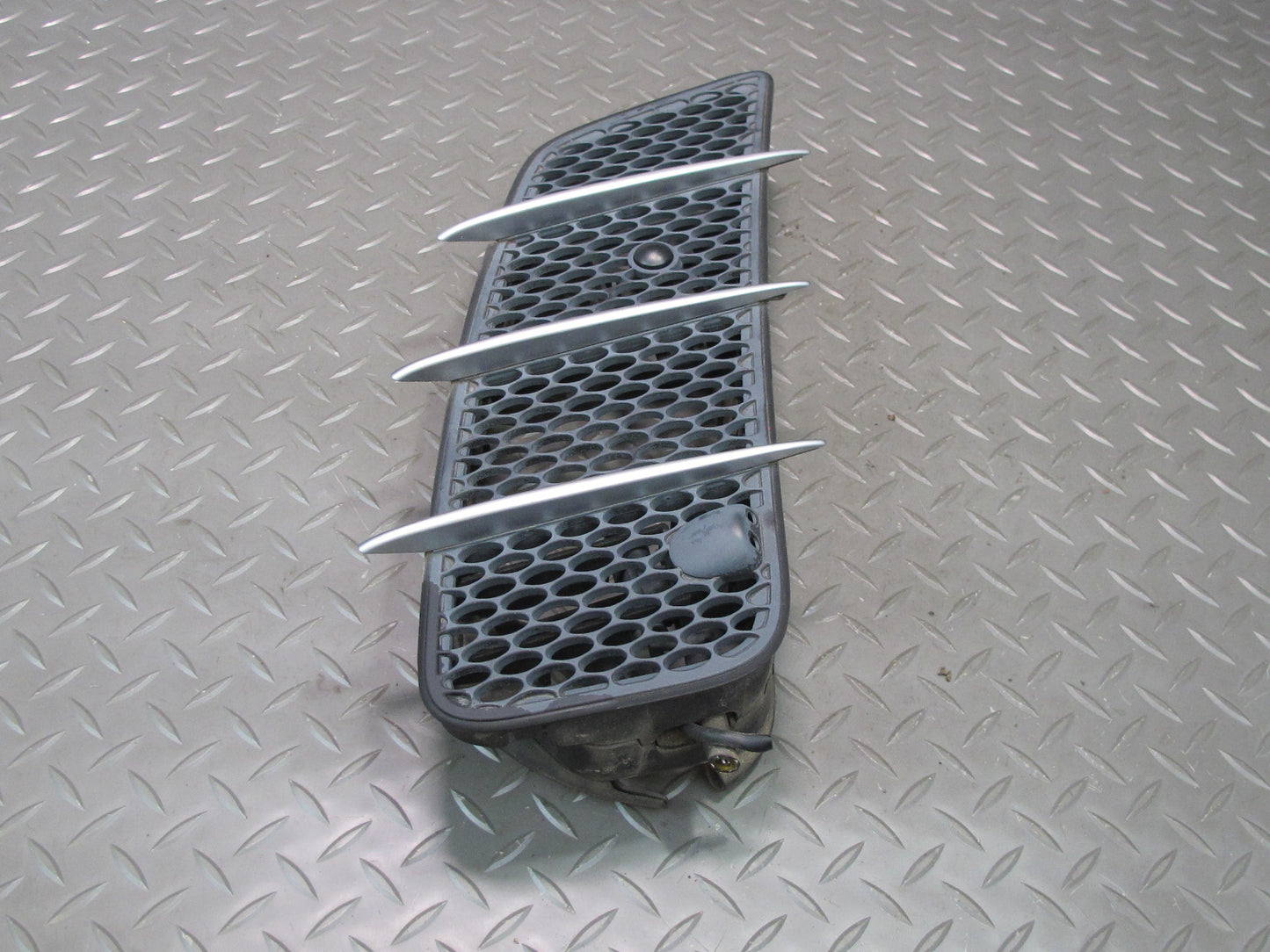 03-12 Mercedes R230 Sl-class Set of 2 Front Left & Right Hood Vent Grille OEM