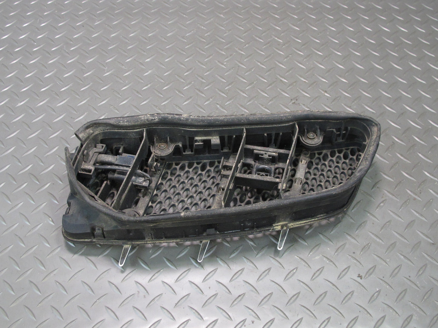 03-12 Mercedes R230 Sl-class Set of 2 Front Left & Right Hood Vent Grille OEM