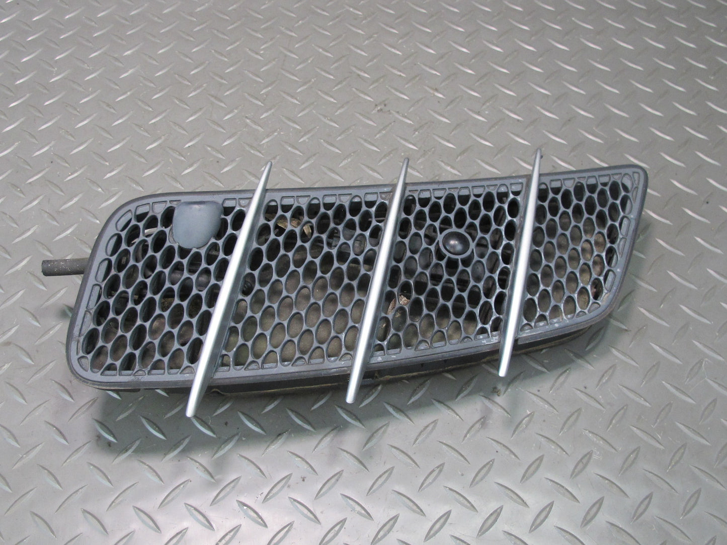 03-12 Mercedes R230 Sl-class Set of 2 Front Left & Right Hood Vent Grille OEM