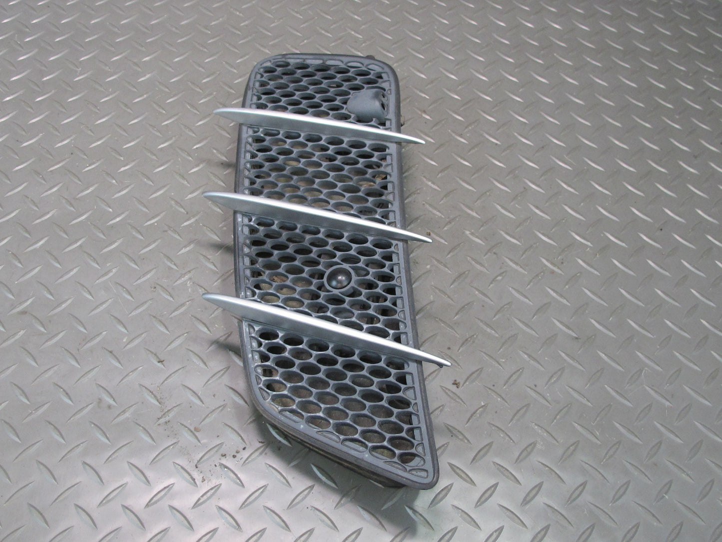 03-12 Mercedes R230 Sl-class Set of 2 Front Left & Right Hood Vent Grille OEM