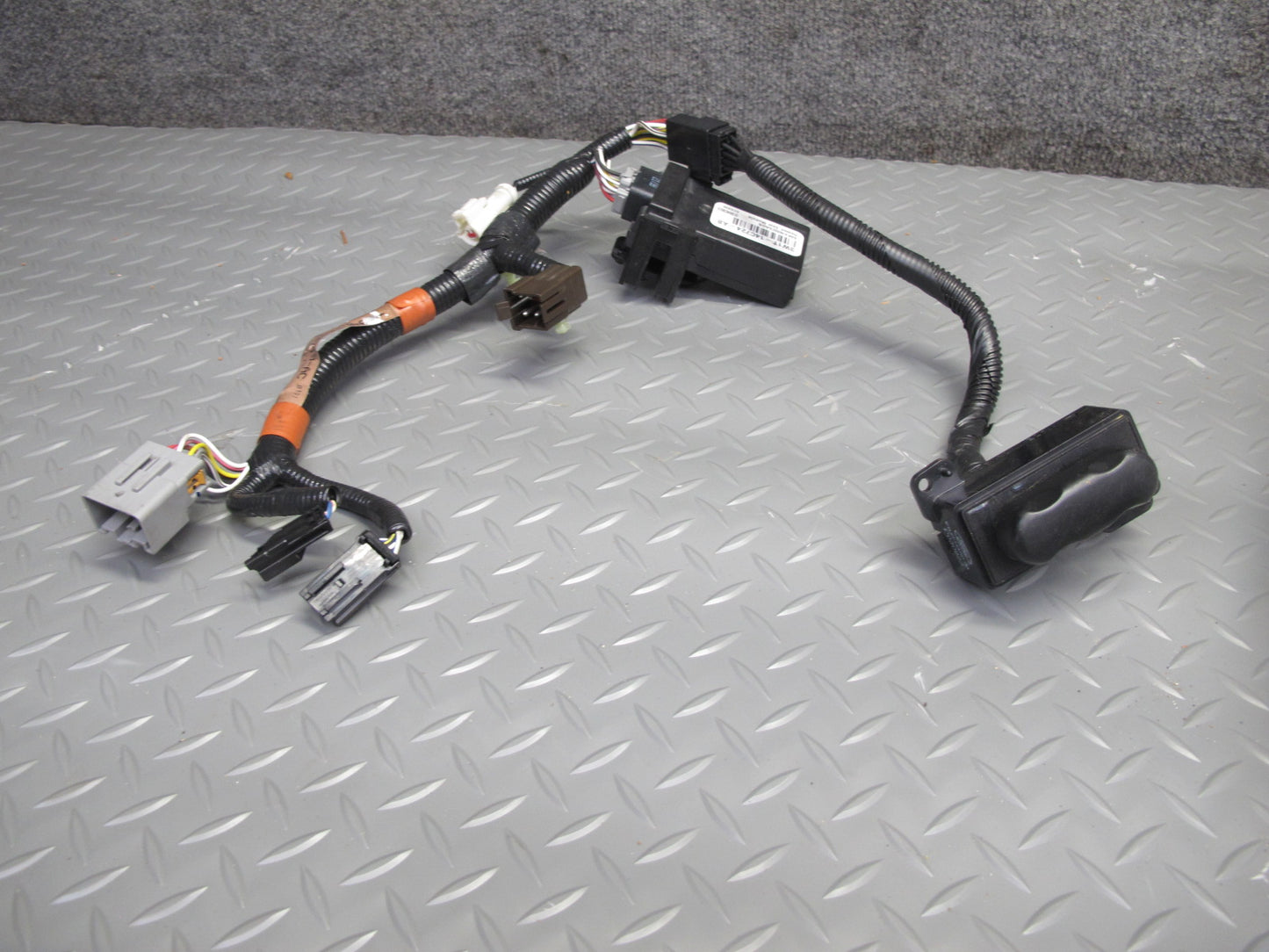 02-05 Ford Thunderbird Front Left Seat Heated Module w Wire Harness & Switch OEM