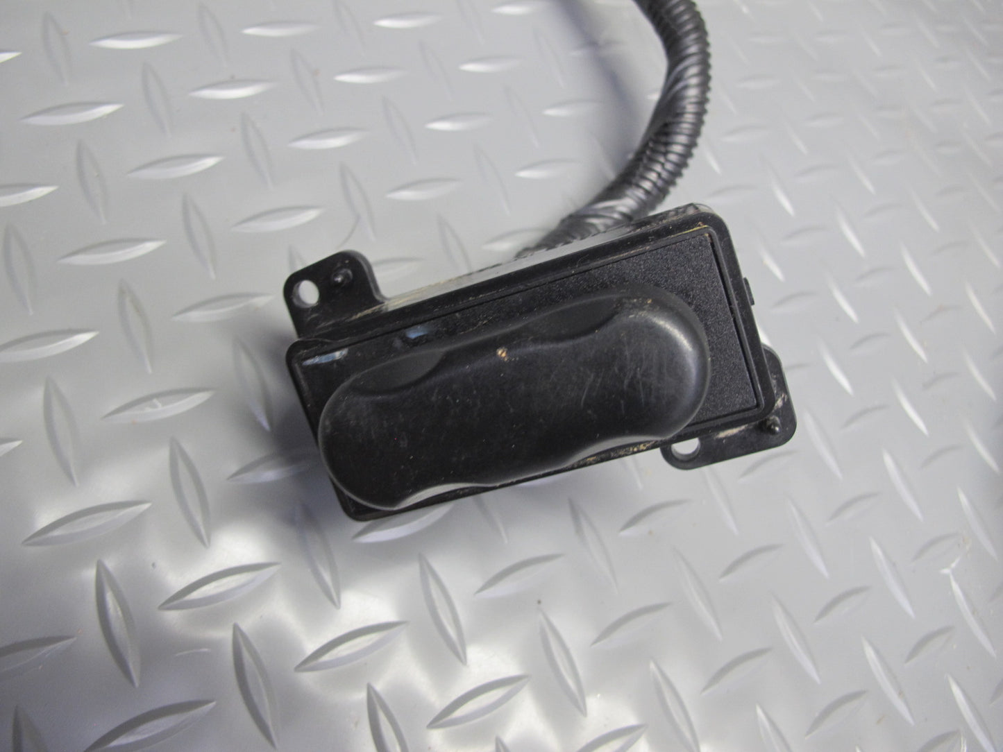 02-05 Ford Thunderbird Front Left Seat Heated Module w Wire Harness & Switch OEM