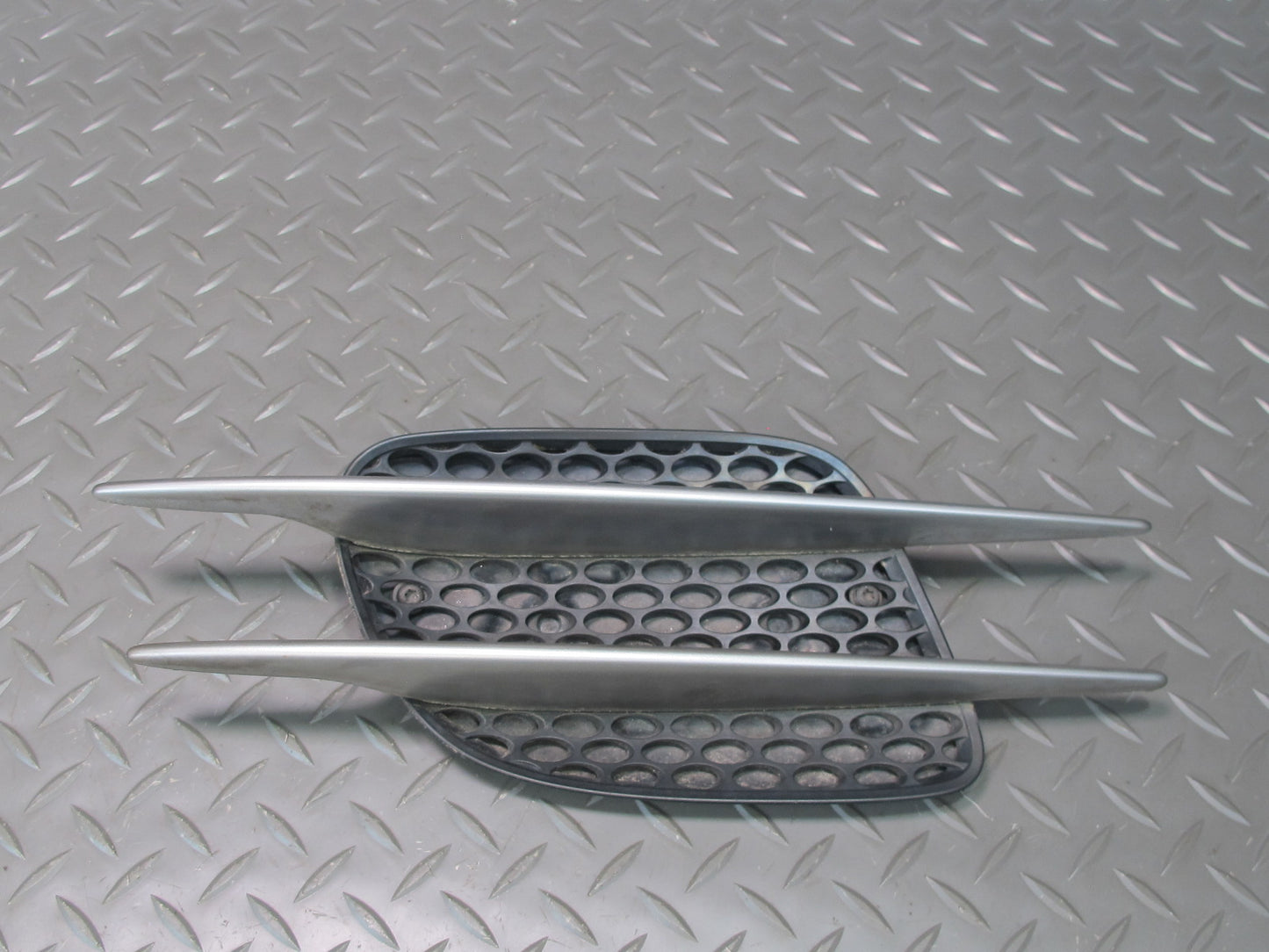 03-08 Mercedes R230 SL500 Set of 2 Front Fender Grille Vent Trim Molding OEM