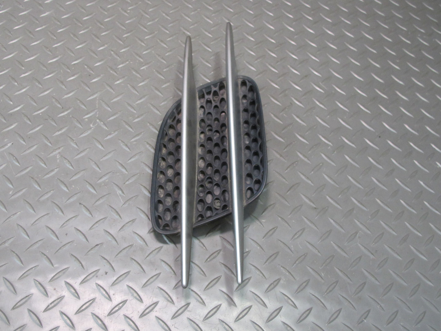 03-08 Mercedes R230 SL500 Set of 2 Front Fender Grille Vent Trim Molding OEM