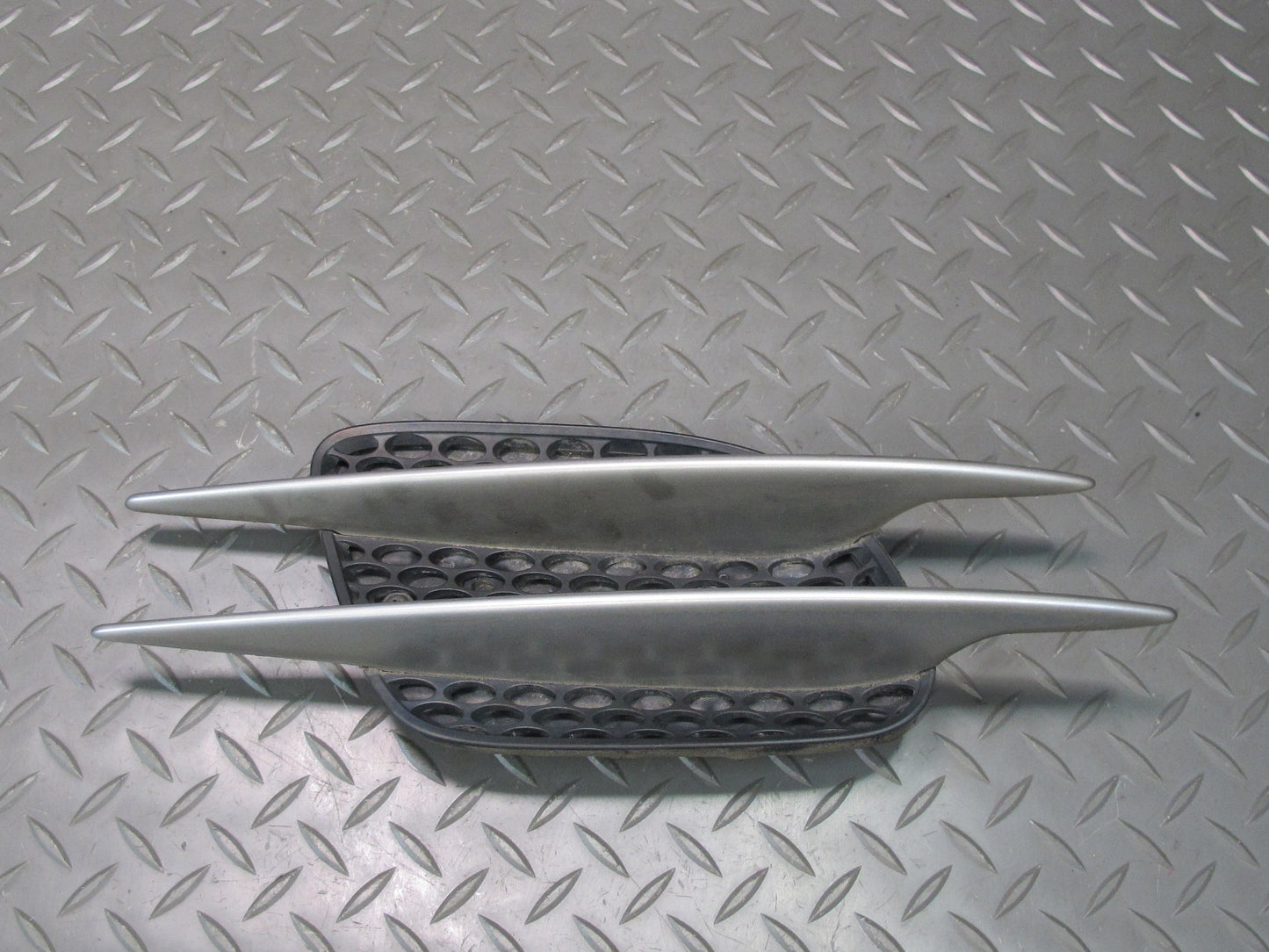 03-08 Mercedes R230 SL500 Set of 2 Front Fender Grille Vent Trim Molding OEM