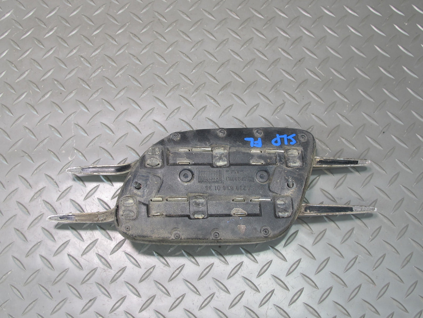 03-08 Mercedes R230 SL500 Set of 2 Front Fender Grille Vent Trim Molding OEM