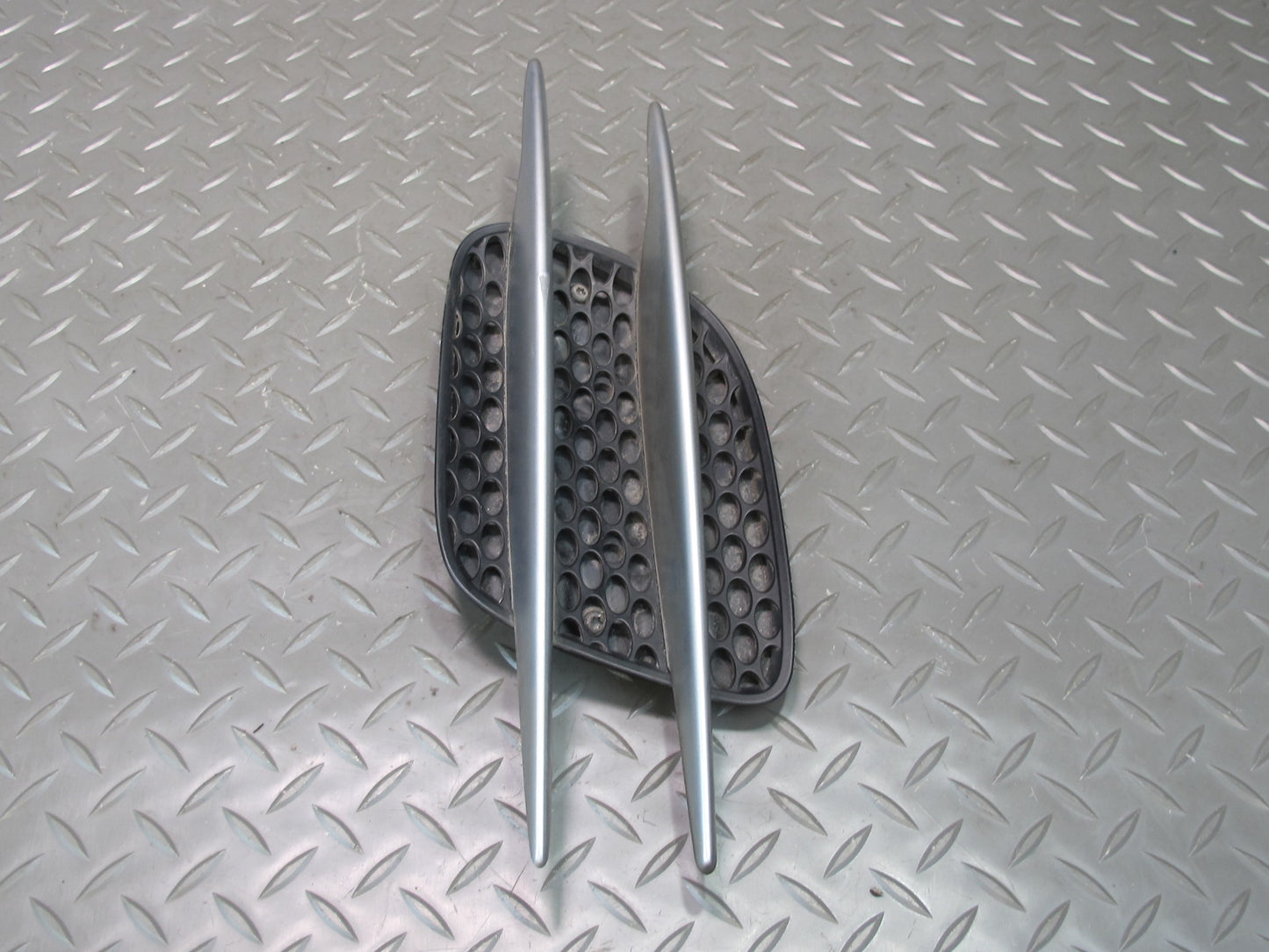 03-08 Mercedes R230 SL500 Set of 2 Front Fender Grille Vent Trim Molding OEM