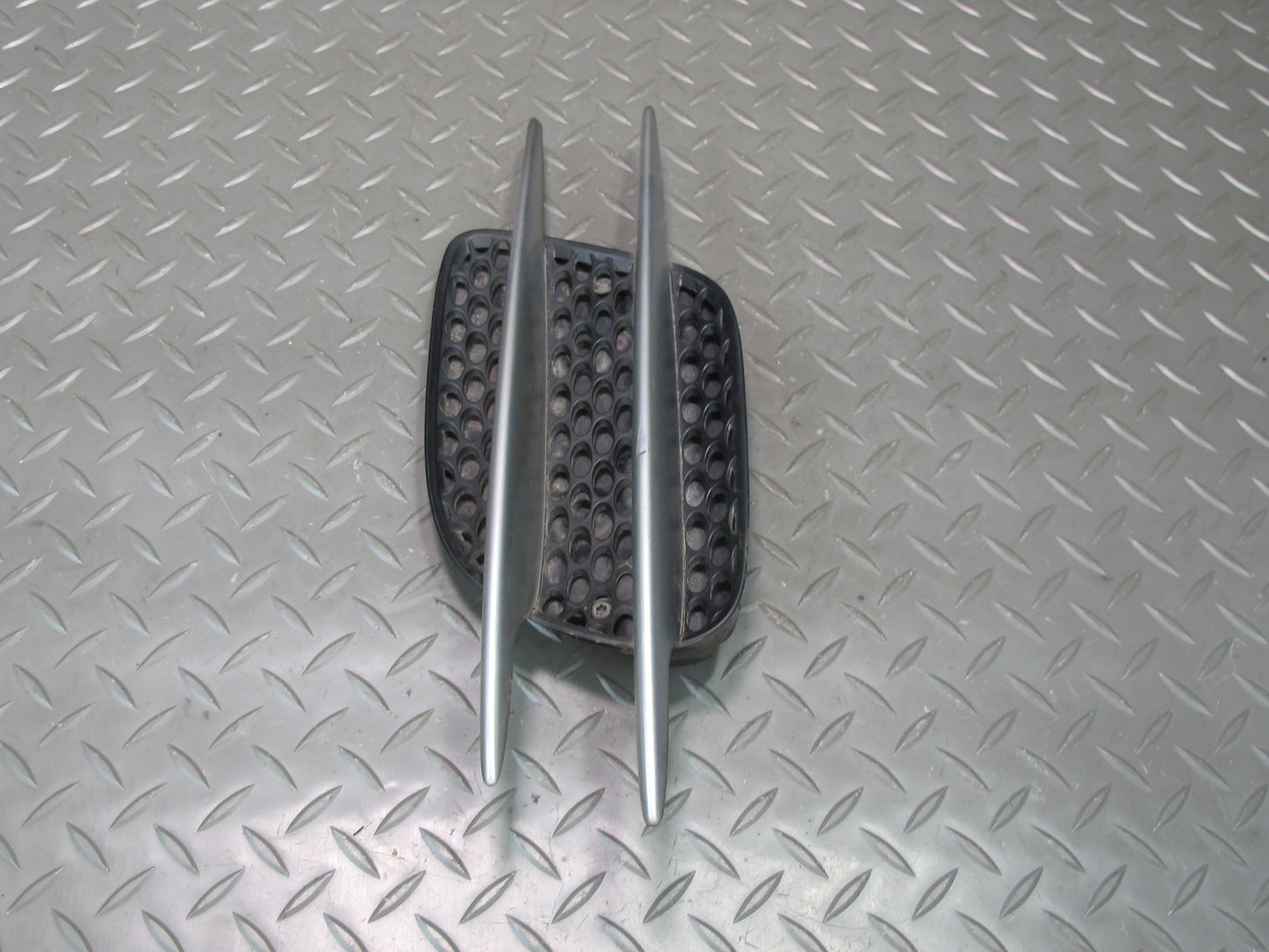 03-08 Mercedes R230 SL500 Set of 2 Front Fender Grille Vent Trim Molding OEM